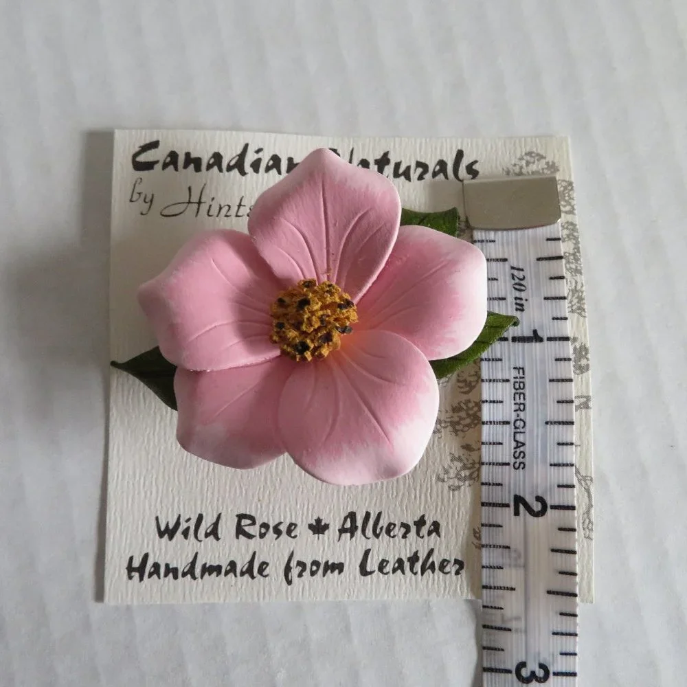 Vintage Handcrafted Leather by Hinterland Alberta - Wild Rose Brooch, NWT - Picture 4 of 6